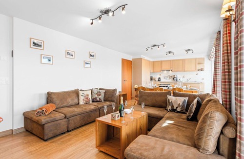 Randogne Apartment | Cosy apartment for 8 guests with WIFI, TV, balcony, pets allowed and panoramic view