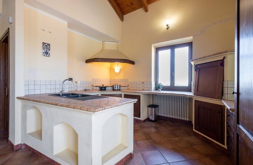Mombaruzzo Apartment | Cosy apartment for 12 people with pool, WIFI, TV, balcony and pets allowed