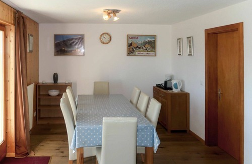 Vex House | Cosy apartment in villa for 8 guests with WIFI, TV and terrace