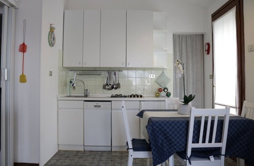 Calmasino House | Cottage near Lake Garda with Pool