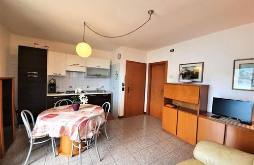 Magugnago House | Cozy apartment 5 minutes from the beach with private parking