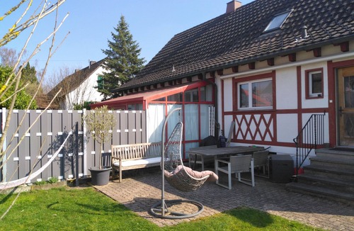 Andelfingen District House | Cozy house for 5 people with garden for barbecuing or just relaxing