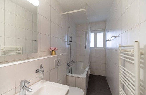 Enge Apartment | Cozy studio near train station (Wille 7)