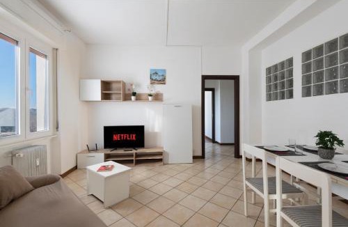 Gallarate Apartment | Crenna House MXP by RentMax, 10min from Malpensa Airport