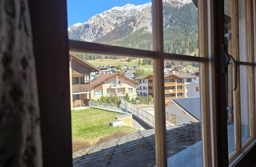Lenz House | Detached vacation home with a large garden with space for up to 10 people
