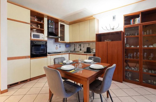 Alzano Lombardo Apartment | Dreamescape House