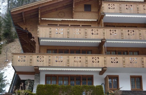 Gstaad Apartment | Drive (Nr. 3) Appartement/Fewo, Dusche oder Bad, WC 6-Bettwohnung by Interhome