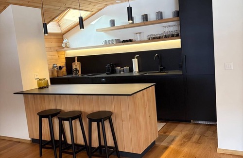 Rougemont Apartment | Elegant 1BR Rougemont Apartment