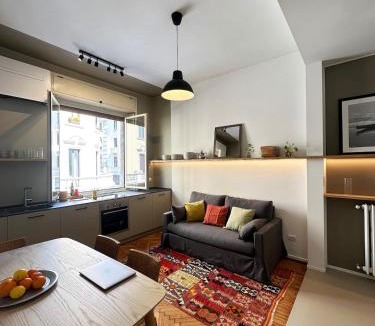 Carrobbio Apartment | Elegant Apartment City Center