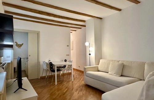 San Marco Apartment | Elegant Sophisticated flat in the heart of Brera