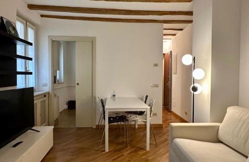 San Marco Apartment | Elegant Sophisticated flat in the heart of Brera