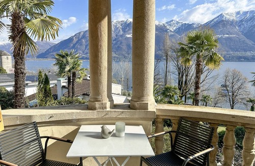 Minusio Apartment | Elegant villa near the lake with extensive grounds and a wonderful view