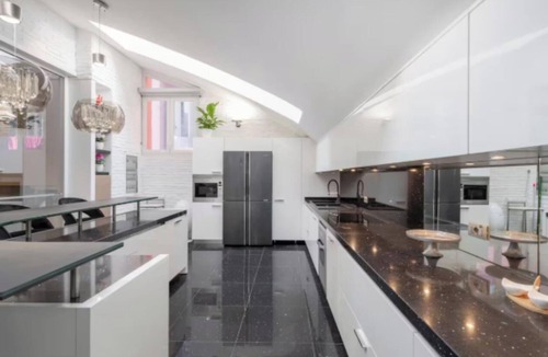 Acquabella Apartment | Experience Unparalleled Luxury in This Prestigious Apartment
