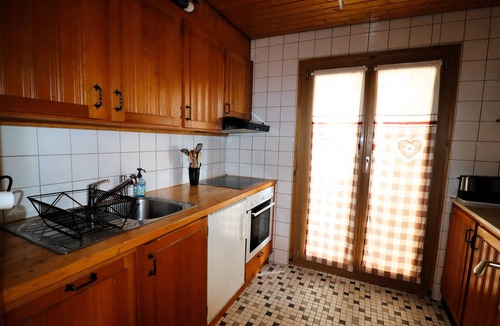 St. Luc Apartment | Exterior: Spacious apartment for 5 people, located in the center of the village, -Interior: approx.