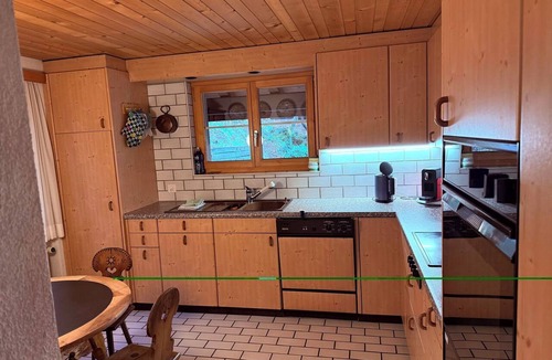 Zweisimmen Apartment | Fabiana Appartement/Fewo, Dusche oder Bad, WC 6-Bettwohnung by Interhome