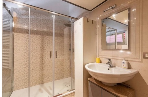 Gallaratese Apartment | Falck 53 Milan - Fiera S Siro Centro Duomo - Sleeps 4 - Free Parking