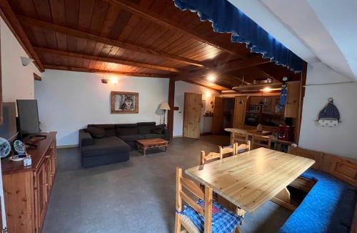 Sauze d'Oulx Apartment | Family Sauze with Parking, 2 Bedrooms