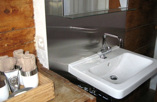 Surcasti Apartment | Ferienhaus Altes Pfarrhaus, Surcasti, (Surcasti), 15000B by Interhome