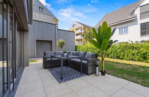 Kreuzlingen Apartment | Ferienhausträume Bergstrasse Garten Appartment Bodensee - inkl Tiefgarage, Garten und Terrasse