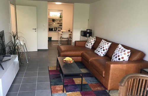 Gundholzen Apartment | Ferienwohnung auf der Höri, Terrasse und Garten, 8 Minuten Fußweg zum Bodensee