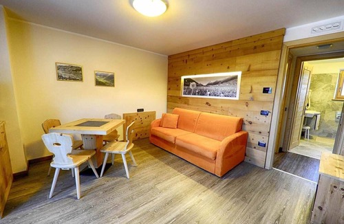 Teola Apartment | Flat Li Reza - Baita Cusini with mountain view, wellness area and Wi-Fi