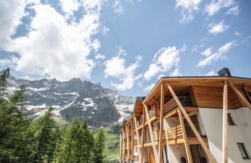 Cervinia Apartment | Flora Alpina Experience: Ski-to-door Brand New Chalet Apartment with Garage