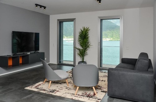 Melide Apartment | Front Lake Vacation Rental Mel in Melide