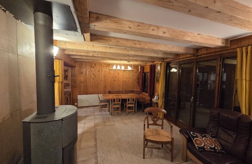 Leysin Ski Chalet | Fully-equipped family chalet with large garden 300m from lifts.
