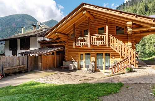Cogolo Apartment | 'Genziana' Room with Mountain View, Private Terrace and Wi-Fi