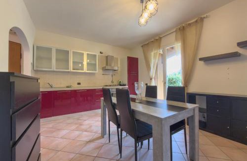 Lonato del Garda Apartment | giardino privato e piscina, Oasi Garda