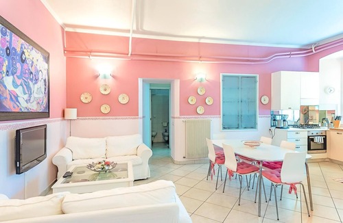 Domaso Apartment | GiardinoLago Rosa Holiday Apartment on the Lake with Pool