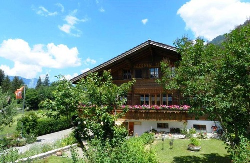 Zweisimmen Apartment | Giferblick Appartement/Fewo, Dusche oder Bad, WC 3-Bettwohnung by Interhome