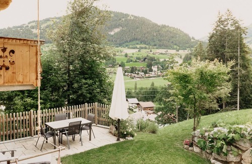 Gstaad Apartment | Giferblick Appartement/Fewo, Dusche und Bad, WC 6-Bettwohnung by Interhome
