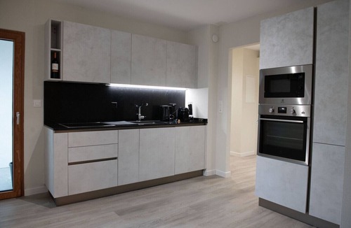 Oerlikon Apartment | Golden Harmony Apartment in Zurich Oerlikon