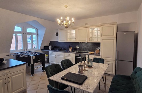 Wernigerode Old Town Villa | Group apartments in Wilhelminian-style villa with castle view and parking for 16 guests