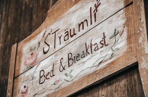 Linthal Bed & Breakfast | GUEST - HOUSE S' Träumli - Älplersuit