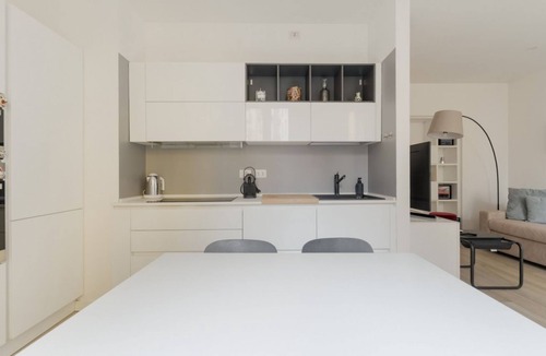 Varesine Apartment | GuestHost - A bright 50 square meters apartment, perfect for four people, located on the first floor of a building with an elevator (NOT accessible to disabled guests).The property is located near the Central Station, one of the main hubs for getting aro