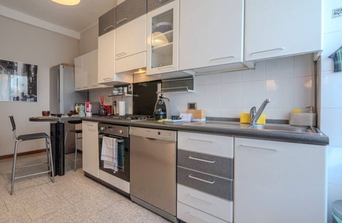 Casoretto Apartment | GuestHost - Between Lambrate and Città Studi, Pop Art is a modern and unique two-room apartment, renovated and stylishly furnished for your stay in Milan. Bright and spacious, it features a beautiful kitchen, a double bedroom, a living room with books,