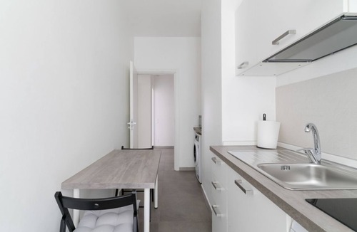 Crescenzago Apartment | GuestHost - Comfortable 70m2 apartment that can accommodate up to 4 people on the first floor of a building WITHOUT elevator just 150m from the green M2 metro of Cimiano.Close to San Raffaele hospital and the Martesana canal that flows through the reside