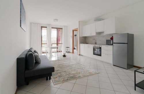 Bruzzano Apartment | GuestHost - Cosy 60sqm flat with a private garden of 8sqm that can accommodate up to 4 people, located on the ground floor of a building with lift.The flat is only 500m from the Parco Nord, the largest green area in Milan!At 500m there is also the ‘Bru