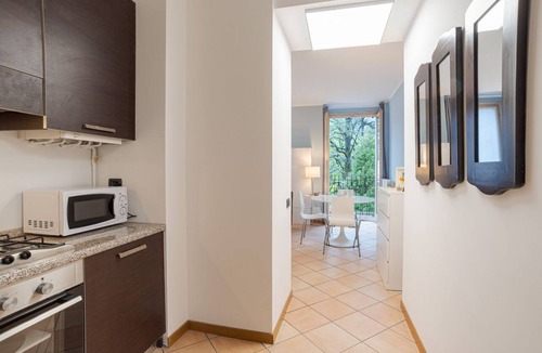 Ossuccio Apartment | GuestHost - Cozy 60m2 apartment, perfect for two people, located on the 1st floor of a building with lift.The property is located on the road that connects Como and Menaggio, a few steps from the town center and just 300 meters from the Ossuccio lido, a