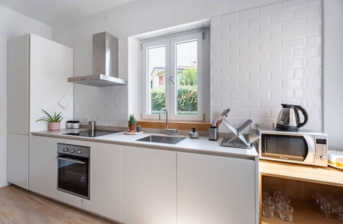 San Zeno Apartment | GuestHost - Nice and modern apartment of 50sqm located on the ground floor (steps to access), can comfortably accommodate up to 2 people.The accommodation is located in a residential and quiet area, just steps from the wonderful Church of San Zeno, Piazz