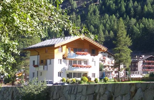 Saas Grund Apartment | Haus Artemis Appartement/Fewo 5-Bettwohnung Nr. 51 by Interhome