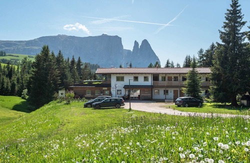 Compaccio Apartment | Holiday Apartment "Ferienparadies Sabina Föhre" in the Nature Park on the Seiser Alm