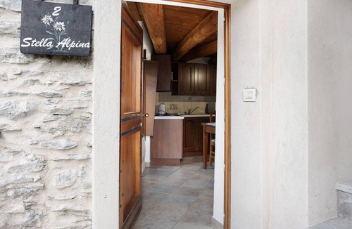 Prazzo Apartment | Holiday Apartment "Stella Alpina Tano Di Grich" with Mountain View, Shared Terrace & 2 Balconies