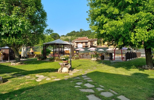 San Matteo Apartment | Holiday apartment "Clematis" in Piedmont, with shared pool, garden and sauna