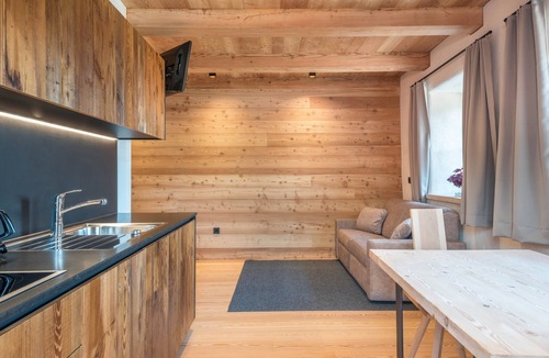 San Genesio Atesino Apartment | Holiday Apartment Egger an der Lahn - Forest with Mountain View, Terrace and Wi-Fi