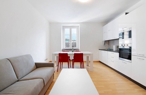 Colico Piano Apartment | Holiday Apartment "Greta House" with Air Conditioning and Wi-Fi