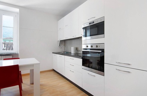 Colico Piano Apartment | Holiday Apartment "Greta House" with Air Conditioning and Wi-Fi