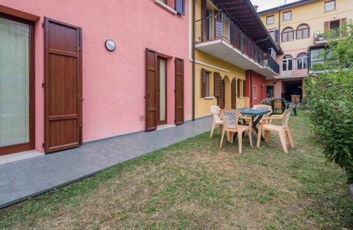 Pulciano Apartment | Home with garden for your family and pets